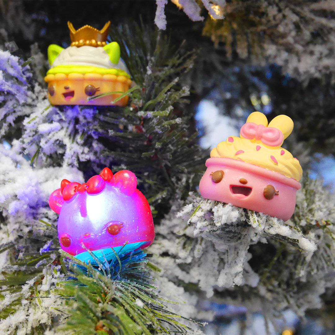 The Brick Castle: Num Noms - a new children's collectible with added smell!  Review and Giveaway