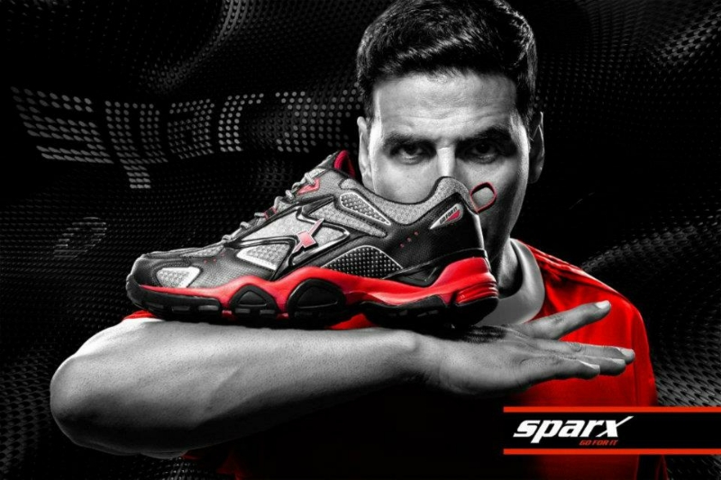 akshay kumar shoes company name