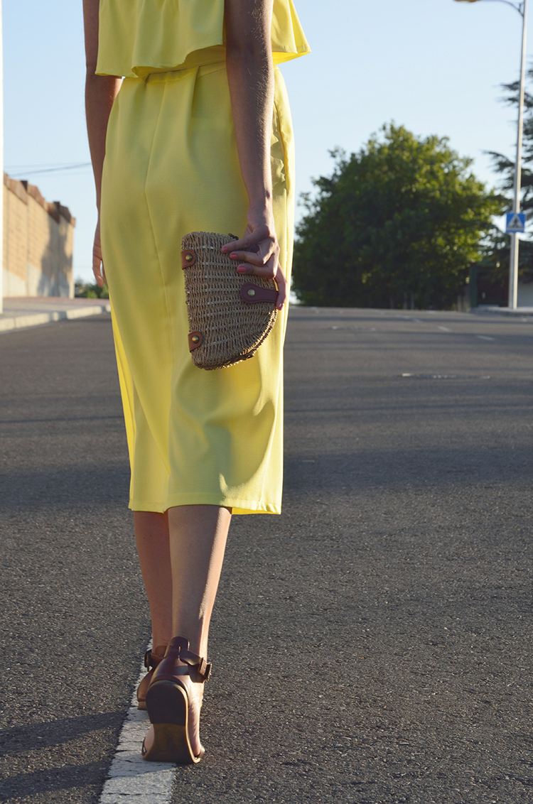 yellow_dress_blogger_summer_look_off_shoulders_trends_gallery