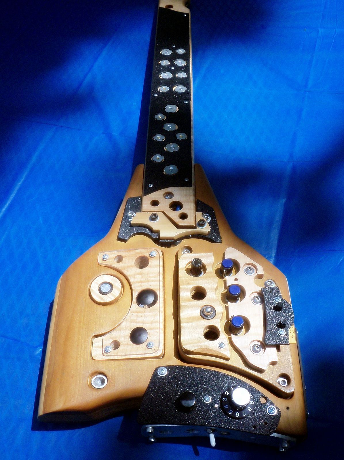 MATRIXSYNTH Unique LunaKraft Guitar Synthesizer The Guitron I