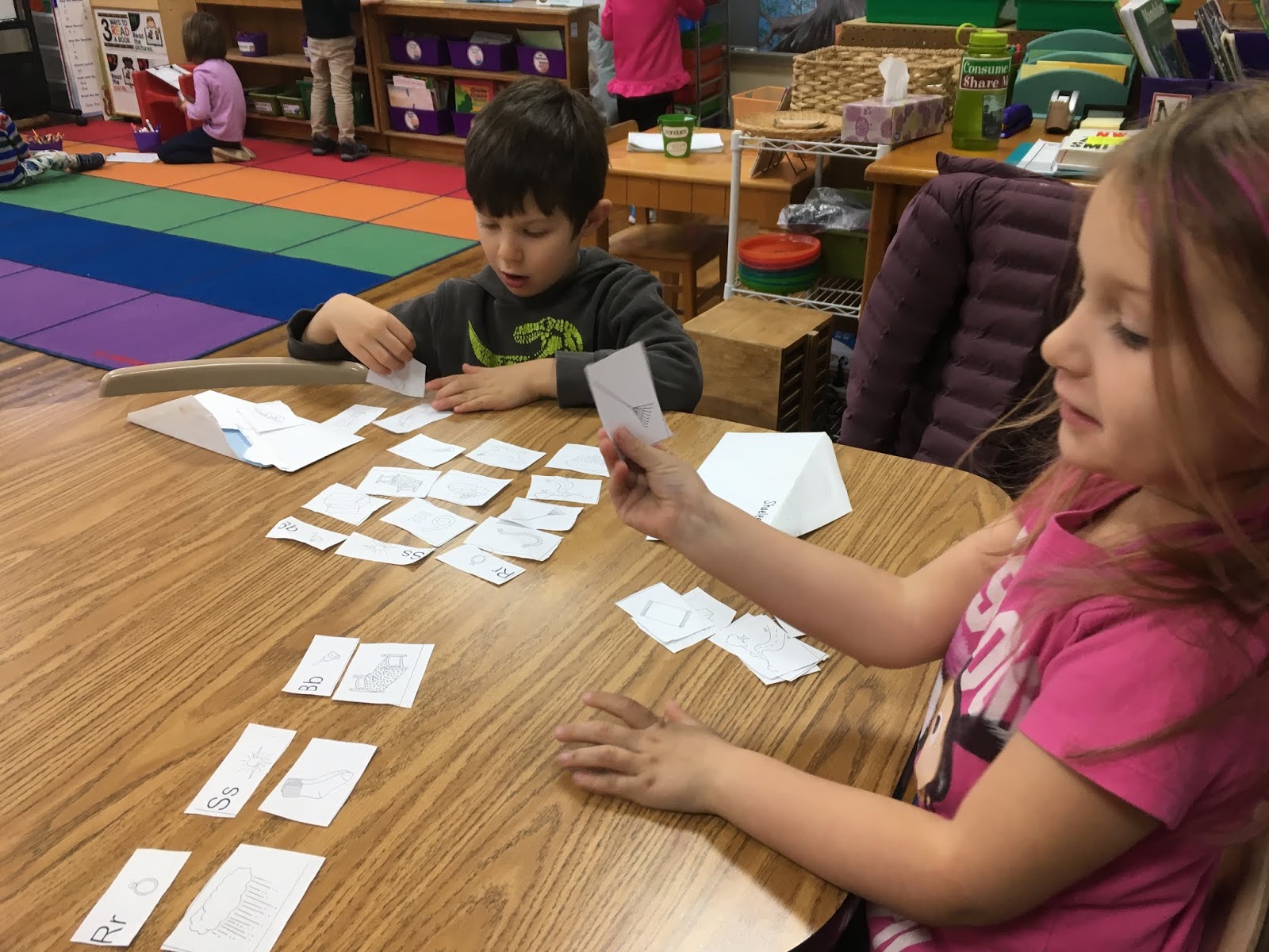 Ms. Woods' Kindergarten Class Garbage A math game to play at home