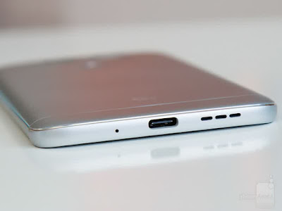 LG G5 mengisi daya baterai dengan cepat karena menggunaka Type-C port