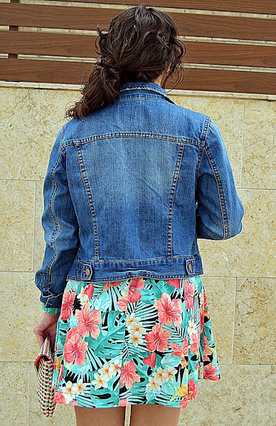 vestido tropical, stradivarius, primark, blanco, color, fashion blogger, palabra de honor, colorful, tropical dress, castellón, moda, blogger, blog de moda