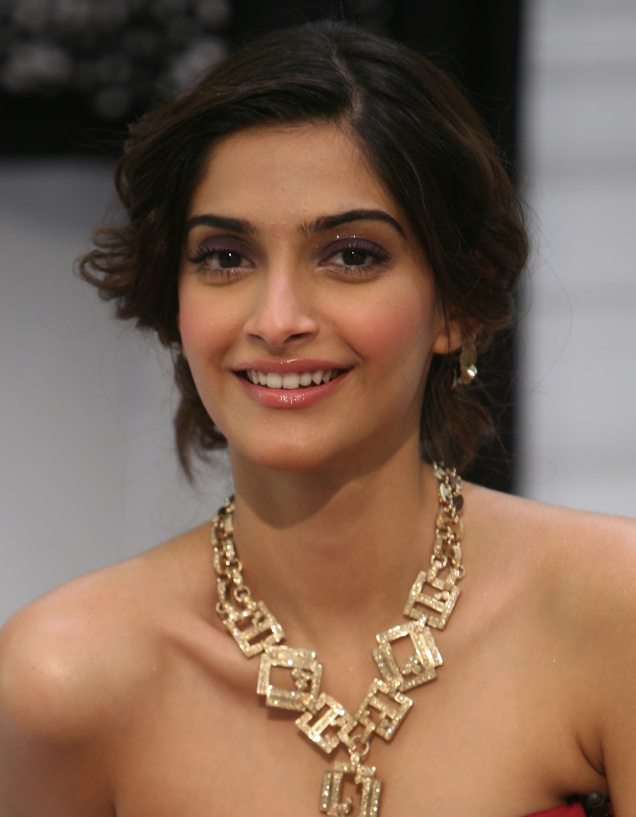 Bollywood Actress Sonam Kapoor Biography Age Height