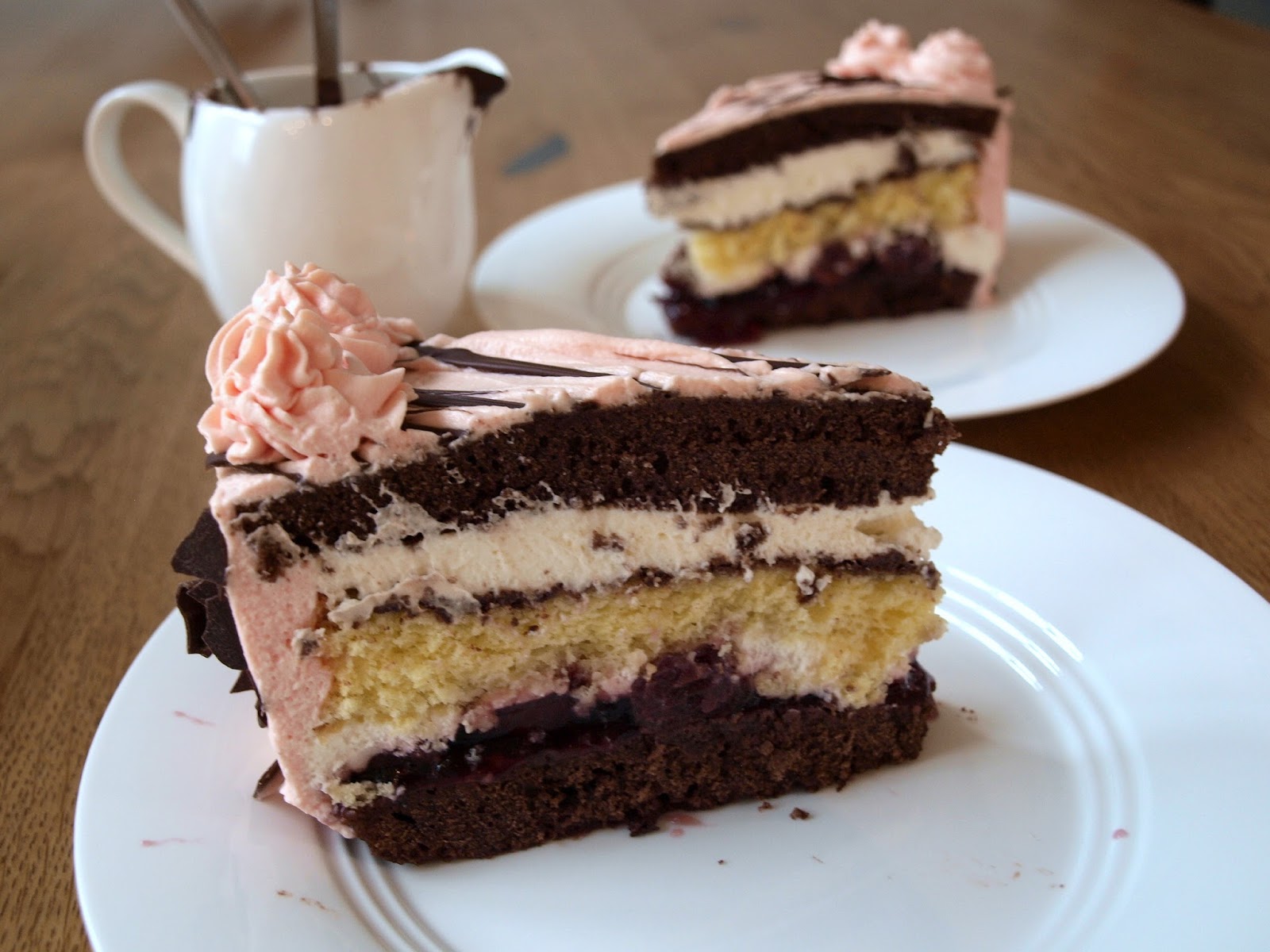 Schwarzwälder Kirschtorte - Mon Chéri Torte Schwarzwälder Kirschtorte - Mon Chéri Torte