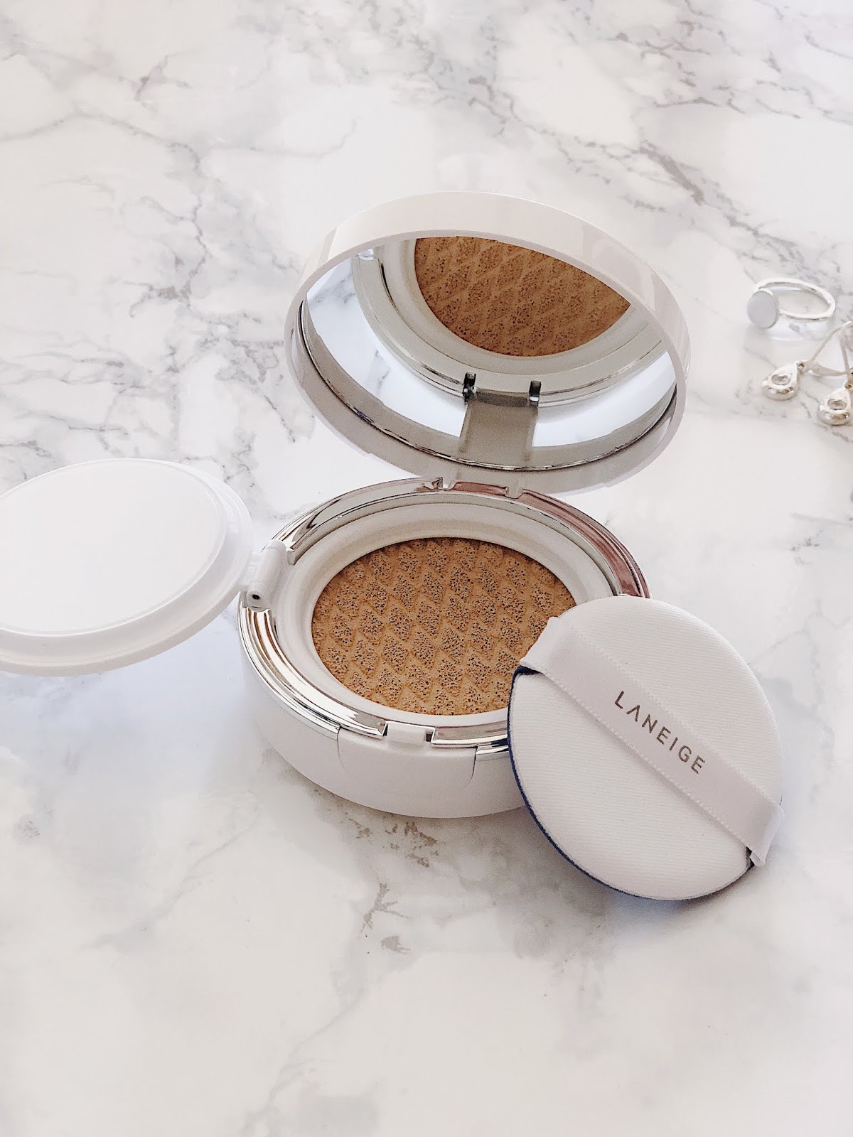 The Laneige Cushion Hydra Radiance Foundation Mademoiselle Dena