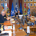 ΓΙΑΤΙ ΤΟΝ ΚΑΛΕΣΑΝ;;ΦΟΒΗΘΗΚΑΝ ΤΗΝ ΠΡΟΦΗΤΕΙΑ ΤΟΥ ΑΓΙΟΥ ΠΑΙΣΙΟΥ;;;Η ΚΑΤΙ ΑΛΛΟ;;;ΦΩΤΟΓΡΑΦΙΑ ΠΟΥ ΤΡΑΒΗΧΤΗΚΕ ΜΕΣΑ ΣΤΟ ΥΠΟΥΡΓΕΙΟ ΕΘΝΙΚΗΣ ΑΜΥΝΑΣ!!! ΣΥΝΑΝΤΗΣΗ ΜΕ ΤΟΝ ΥΠΟΥΡΓΟ ΥΕΘΑ ΟΛΟΙ ΕΝ ΕΝΕΡΓΕΙΑ ΟΙ ΑΡΧΗΓΟΙ ΤΩΝ ΣΩΜΑΤΩΝ ΝΑΥΤΙΚΟΥ ΞΗΡΑΣ ΚΑΙ ΑΕΡΟΠΟΡΙΑΣ!!!ΤΟ ΠΕΡΙΕΡΓΟ ΕΙΝΑΙ ΟΤΙ ΣΕ ΑΥΤΗΝ ΤΗΝ ΣΥΝΑΝΤΗΣΗ ΚΑΛΕΣΑΝ ΤΟΝ Ε.Α.ΑΡΧΗΓΟ ΣΤΡΑΤΟΥ ΔΗΜΗΤΡΙΟ ΓΡΑΨΑ ΠΟΥ ΕΔΩΣΕ ΤΗΝ ΔΙΑΤΑΓΗ ΣΤΟΥΣ ΤΟΥΡΚΟΥΣ...''ΑΠΟΧΩΡΗΣΤΕ ΑΠΟ ΤΑ ΕΛΛΗΝΙΚΑ ΥΔΑΤΑ ΑΜΕΣΑ ΓΙΑΤΙ ΘΑ ΣΑΣ ΒΥΘΙΣΩ''!!!ΚΑΙ...ΤΟΝ ΑΠΟΣΤΡΑΤΕΥΣΑΝ ΓΙΑΤΙ...ΔΙΑΜΑΡΤΥΡΗΘΗΚΑΝ ΟΙ ΤΟΥΡΚΟΙ!!!ΦΩΤΟΓΡΑΦΙΕΣ ΚΑΙ ΒΙΝΤΕΟ!!!ΤΑ ΣΥΜΠΕΡΑΣΜΑΤΑ...ΔΙΚΑ ΣΑΣ....