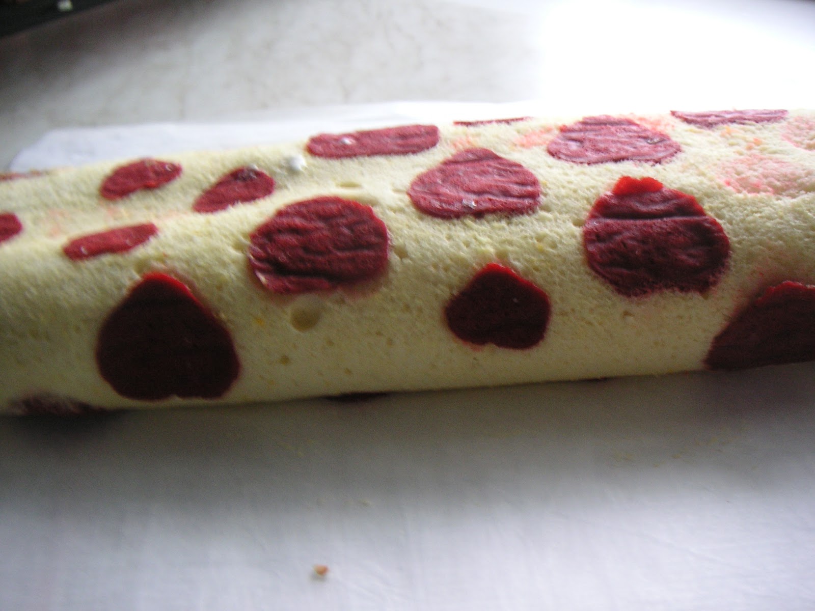 Tatjana´s kleine Bäckerei: Biskuit-Roulade mit Muster oder auch ohne!!!!