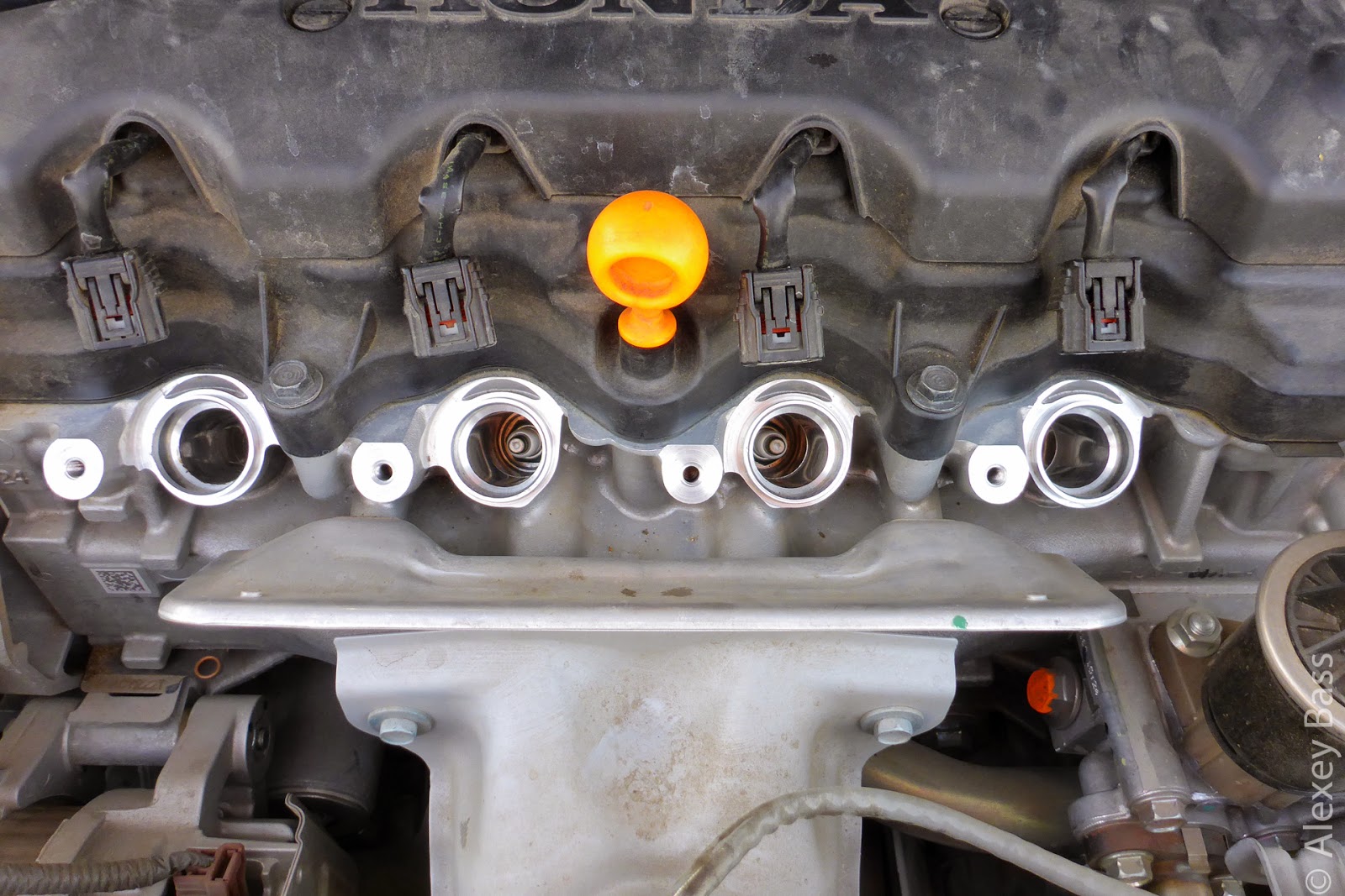 New Honda Civic Hatchback Mk9 2013: Engine and Spark Plugs Inspection