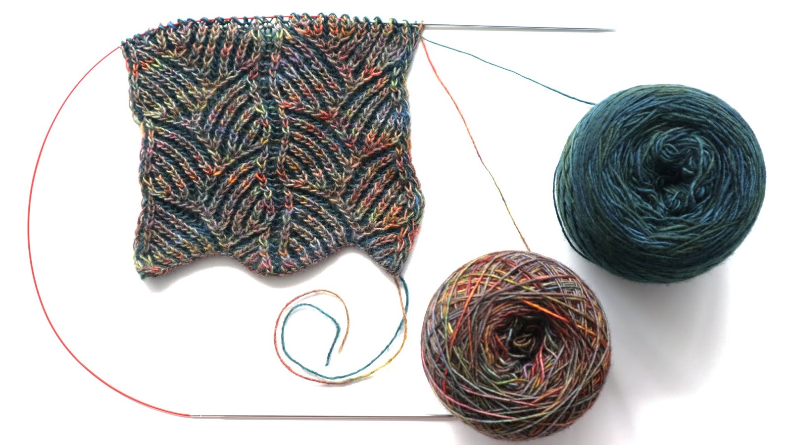 Stripy Leaves Scarf - Brioche Knitting