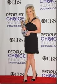 http://www.thegloss.com/2009/01/10/fashion/reese-witherspoons-people-choice-award-look-for-less/ http://www.thegloss.com/2009/01/10/fashion/reese-witherspoons-people-choice-award-look-for-less/