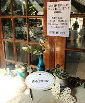 Rustic Wedding table decorations Welcome tabel at Rustic wedding