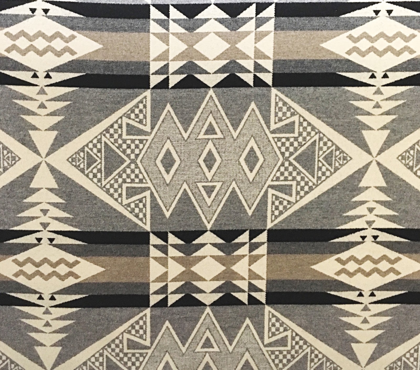 Pendleton Woolen Mill Store Blanket Weight Wool Jacquards