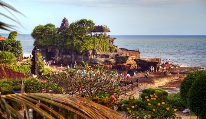 Tanah Lot Bali green resolution, air pollution, animal preservation, stop global warming tips, prevent global warming, go green, protect forest, save environment, save tree,