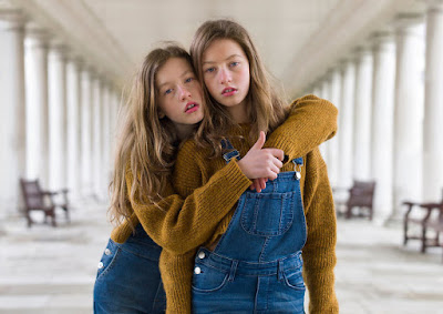 10 Foto Gadis Cantik Kembar Identik di Dunia, Bikin Takjub!