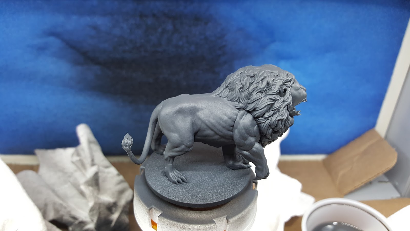 House of Zoxe Hot off the Desk KDM White Lion