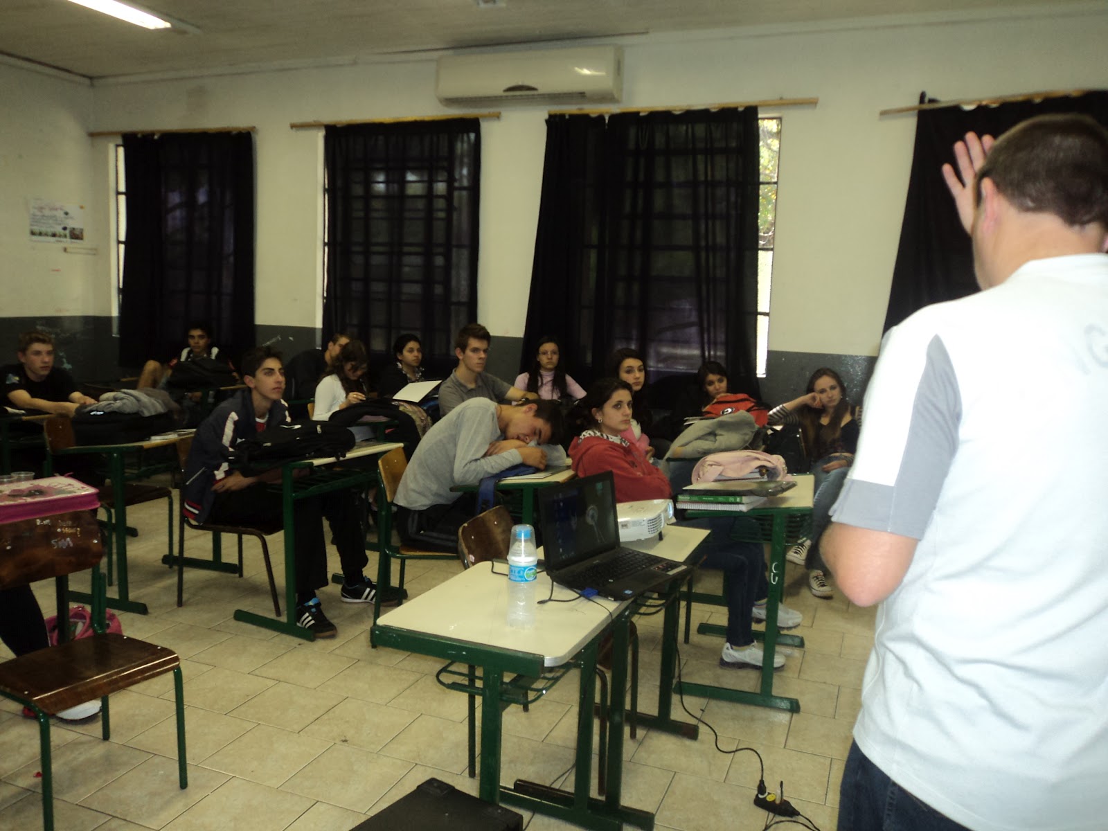 Escola Básica Prof Nelson Horostecki - RETOEDU