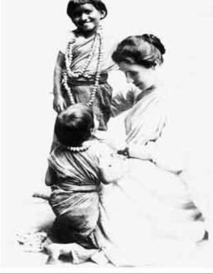 Amy Wilson Carmicheal with children