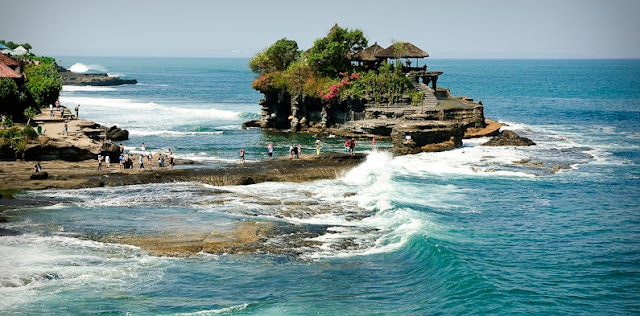 Wisata Pantai Pura Tanah Lot, Tabanan, Bali - WisataTok