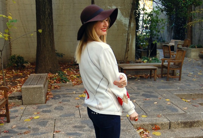 Fall Uniform: A Floppy Hat and an Oversized Sweater
