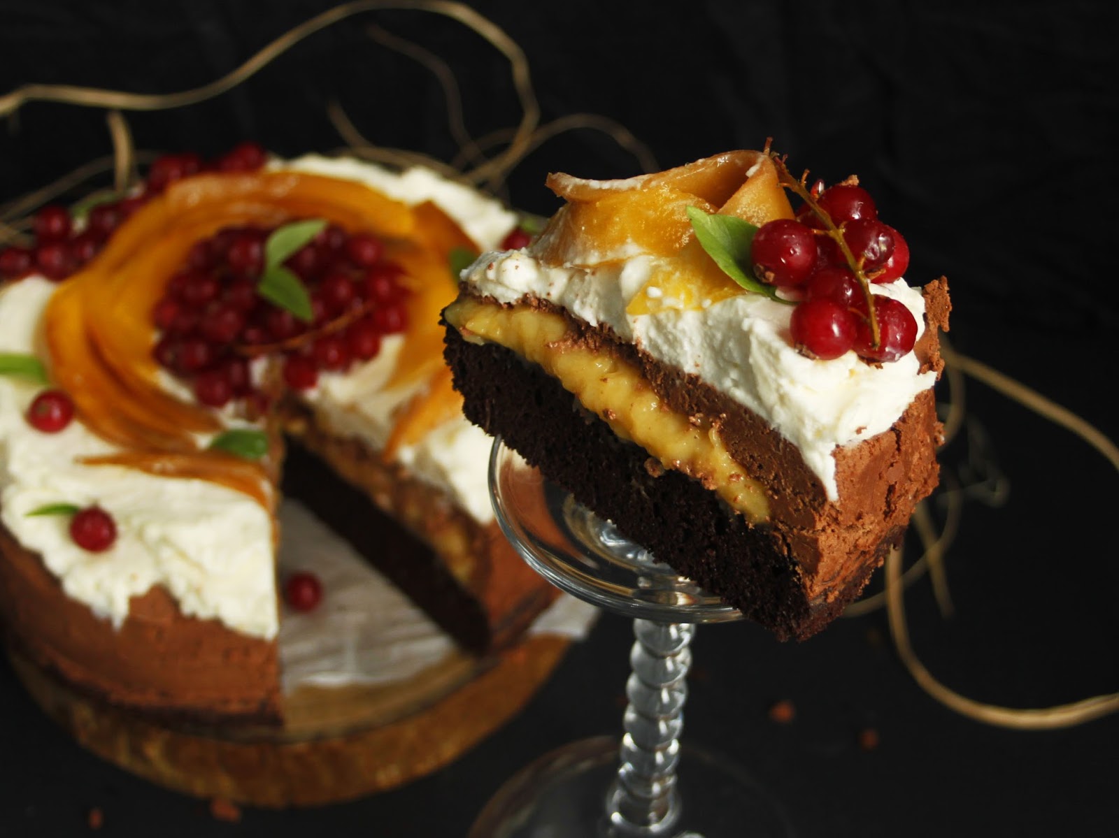 Küçük Ceycey Mascarpone Kremalı,Mango,Lime ve Cikolatalı Muslu Pasta