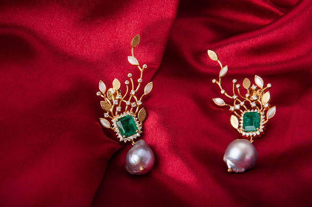 BEDAZZLE THIS FESTIVE SEASON WITH ARNAV’S EXQUISITE JEWELLERY COLLECTION BEDAZZLE THIS FESTIVE SEASON WITH ARNAV’S EXQUISITE JEWELLERY COLLECTION
