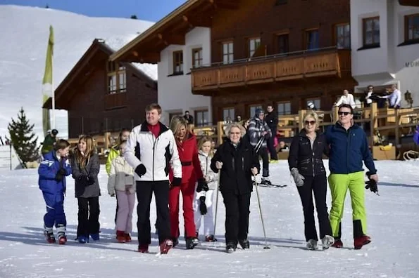 King Willem-Alexander, Queen Maxima, Princess Beatrix, Princess Amalia, Princess Alexia, Princess Ariane, Prince Constantijn and Princess Laurentien of The Netherlands pose at the annual winter photocall 