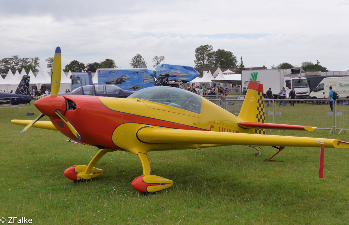 Me gustan los aviones: Extra 200