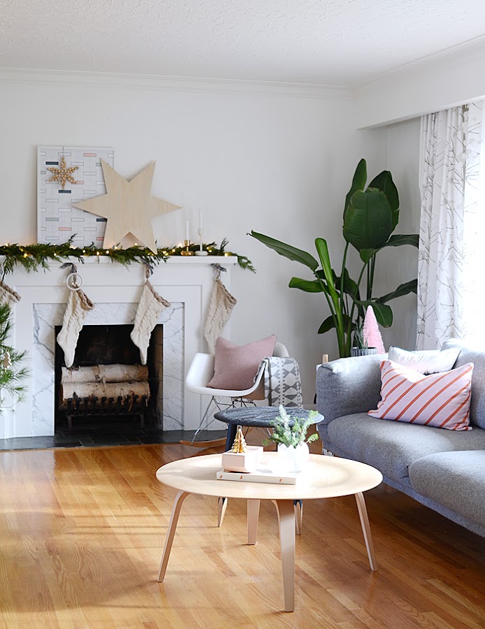 Un hogar con decoración de Navidad low cost