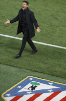 Simeone arengando a la grada