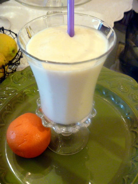 Avila Orange Smoothie - Oh this is one of my favorite breakfast treats.  Made with Avila farms honey and oranges.  AWESOME! Slice of Southern