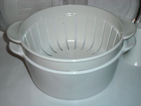 CorningWare Corning Ware White 2.3 Liter M-225-B Casserole Bowl For Microwave Plus Steam Set 