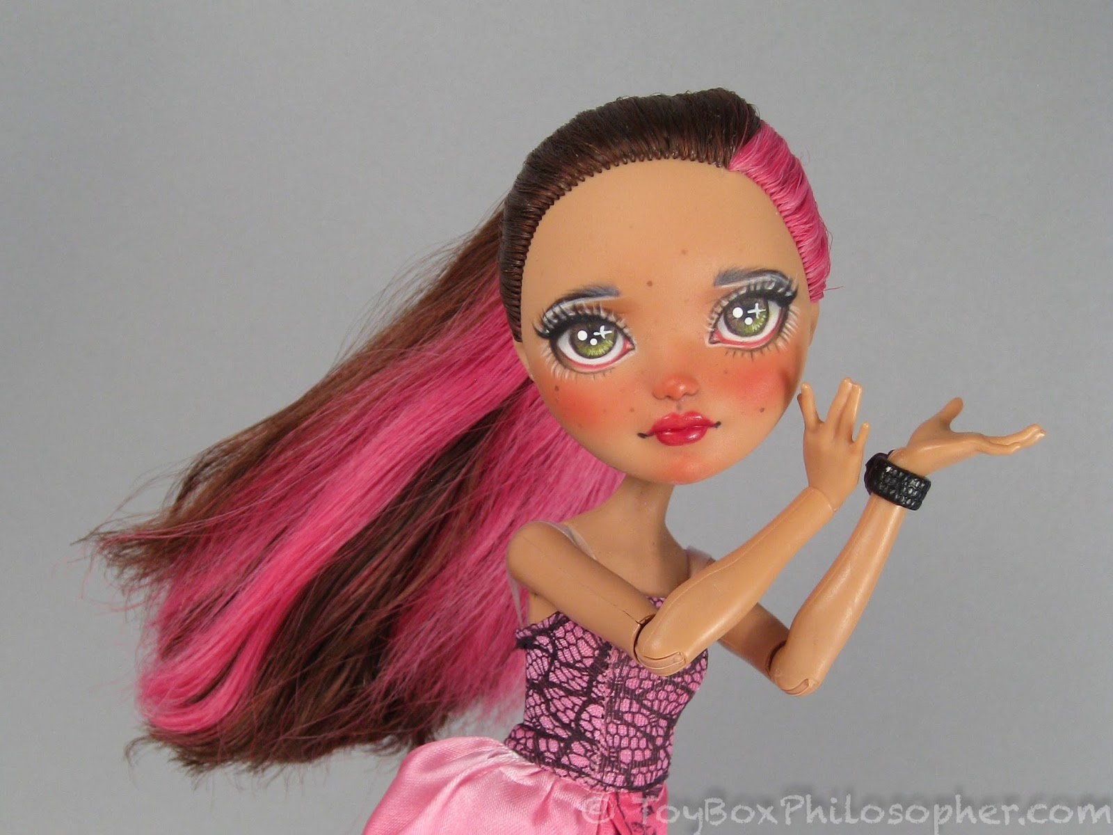 An Ever After High Repaint Tutorial by Charlotte of Milklegs Dolls ...