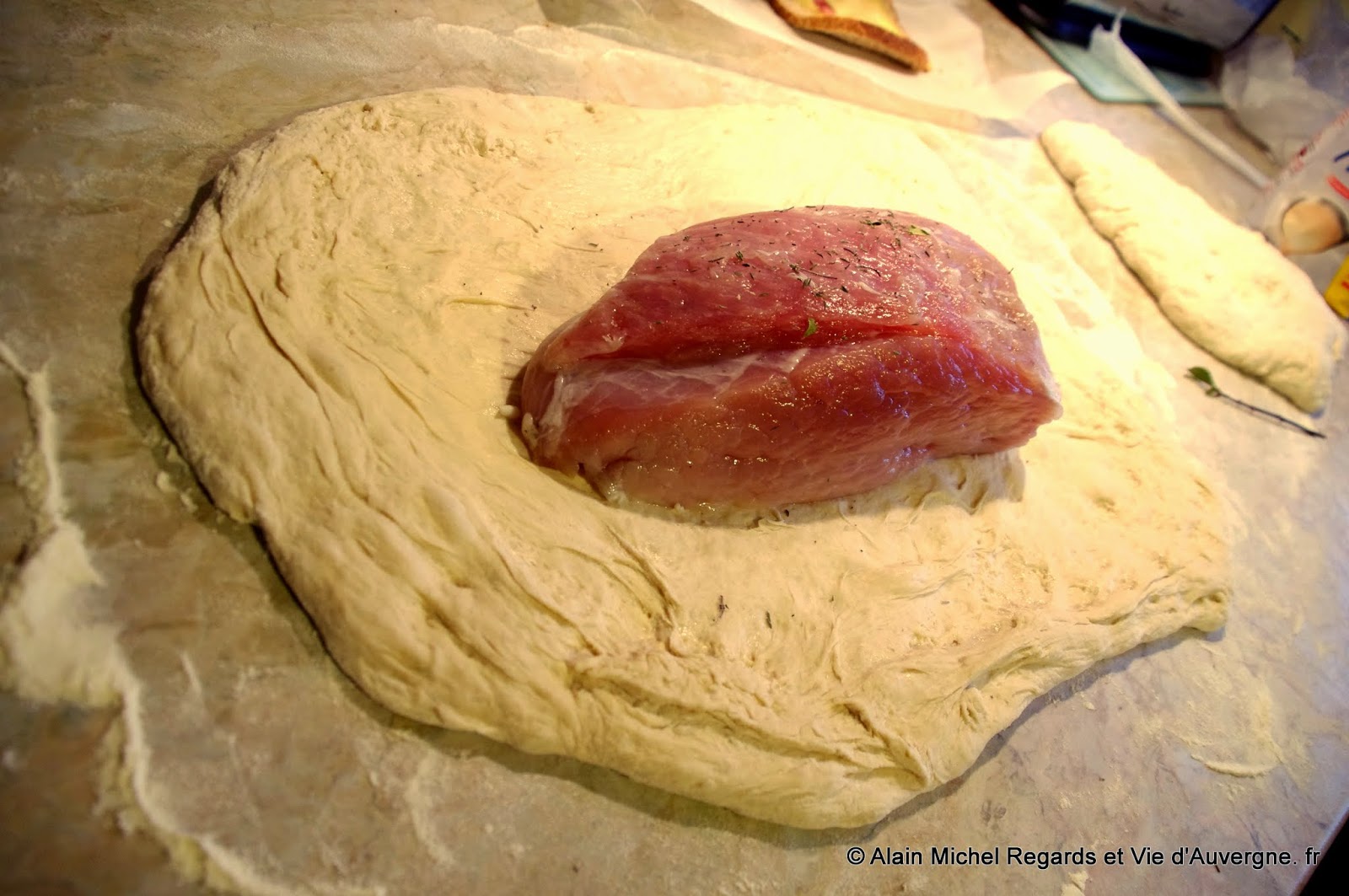 Jambon cuit au foin et croûte de pain. Jambon cuit au foin et croûte de pain.