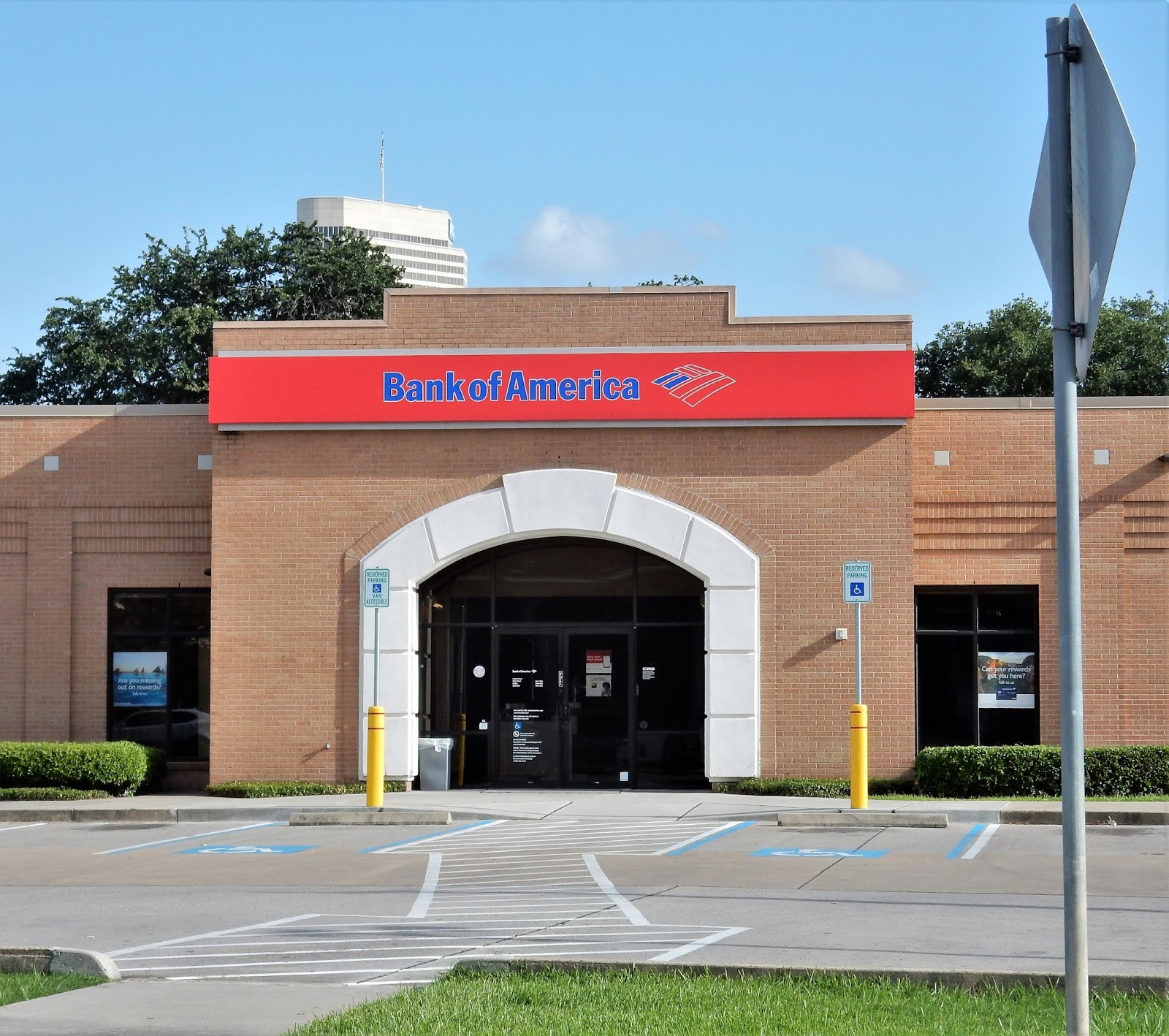 houston-banking-finance-in-pics-bank-of-america-branch-on-washington