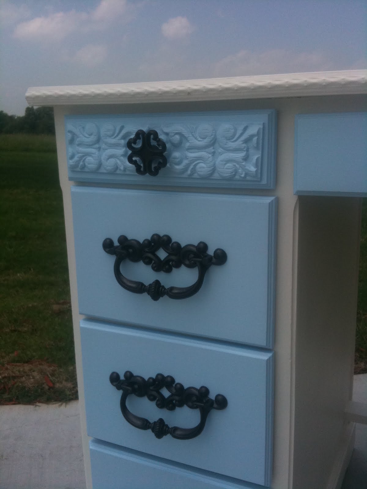 KTbee Creations Ugly Desk Makeover!