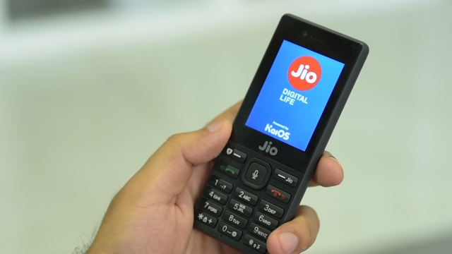 WhatsApp lanza una versión para celulares con teclado físico WhatsApp lanza una versión para celulares con teclado físico