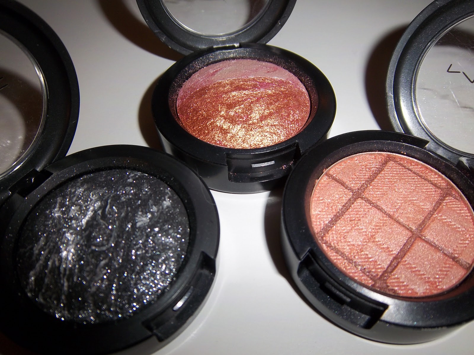 Get to know your make-up: MAC larger eyeshadows