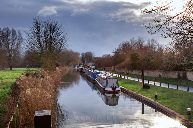 Oxford Canal as it heads into Thrupp by Martyn Ferry Photography
