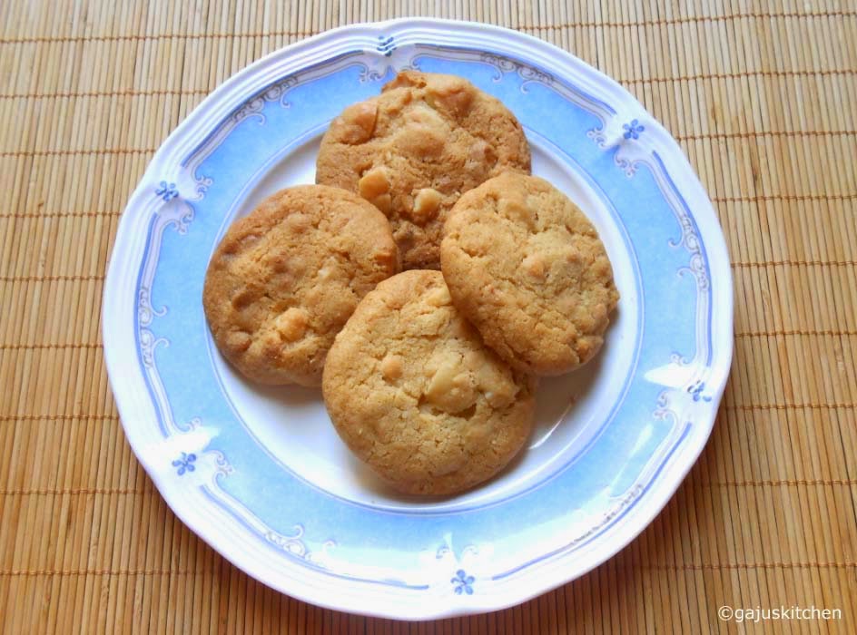 White chocolate Macadamia nut cookies