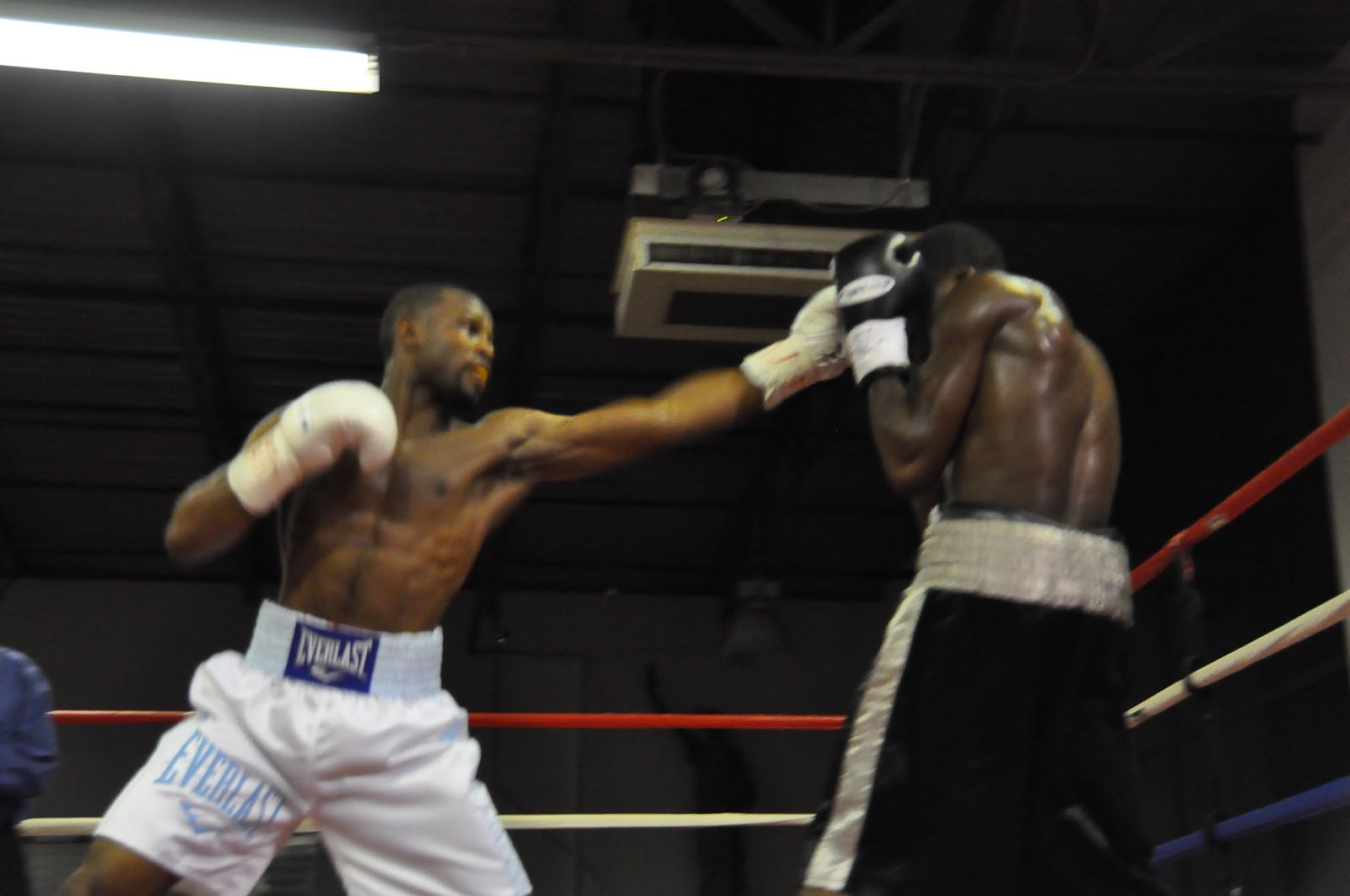 Boxing Along The Beltway Joshua Davis Gets His Fourth Victory in