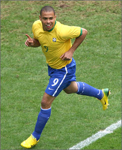 Soccer Freaks: Formal Brazilian Forward Soccer Player