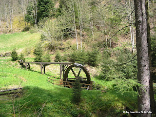 Meine Heimat, mein kleines Gartenparadies : Es dreht sich ein Wasserrad