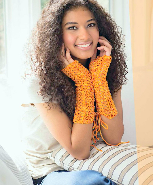 lace fingerless gloves Crochet pattern