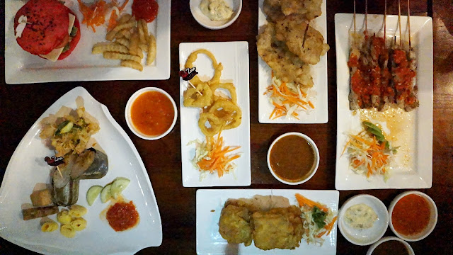 Selamat makan di Red Zone Cafe Selamat makan di Red Zone Cafe