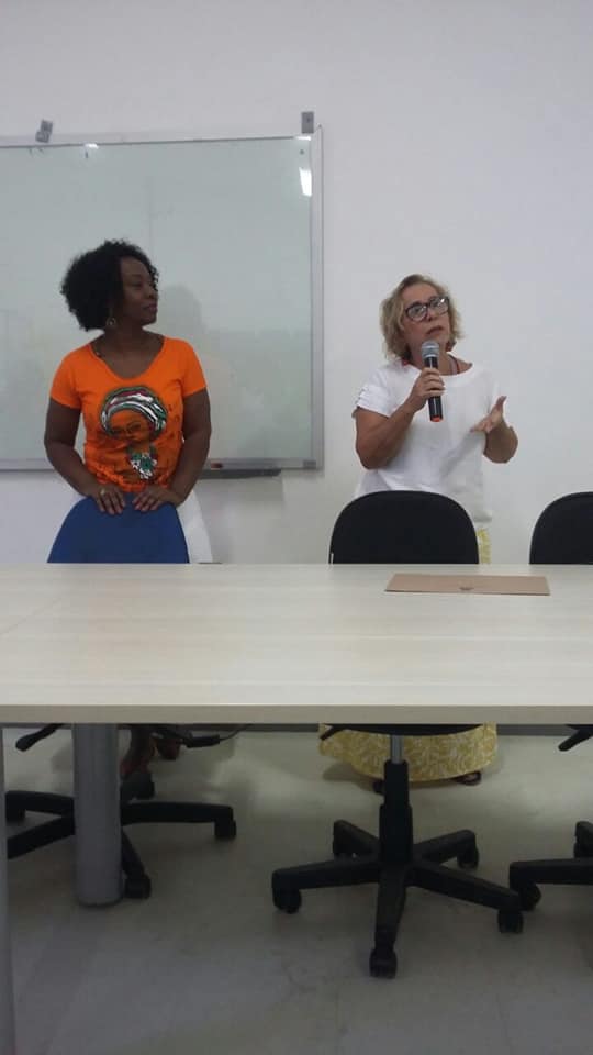 Práticas religiosas na escola de samba: UFBA - Salvador recebe jornalista Claudia Alexandre