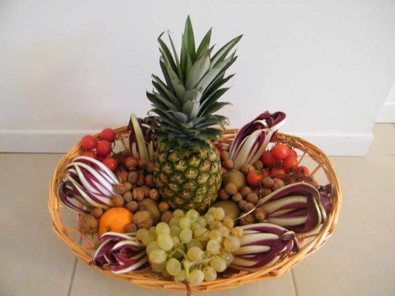 ilfilodelleidee Regalo di Natale cesto di frutta e verdura. jpg (800x600)