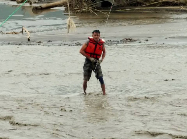 Myanmar Actor Wai Lu Kyaw Helping Myanmar Flood Victims