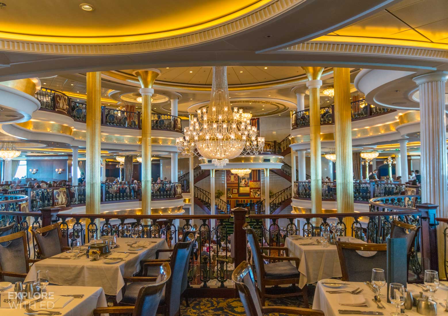 The main dining room onboard Independence of the Seas