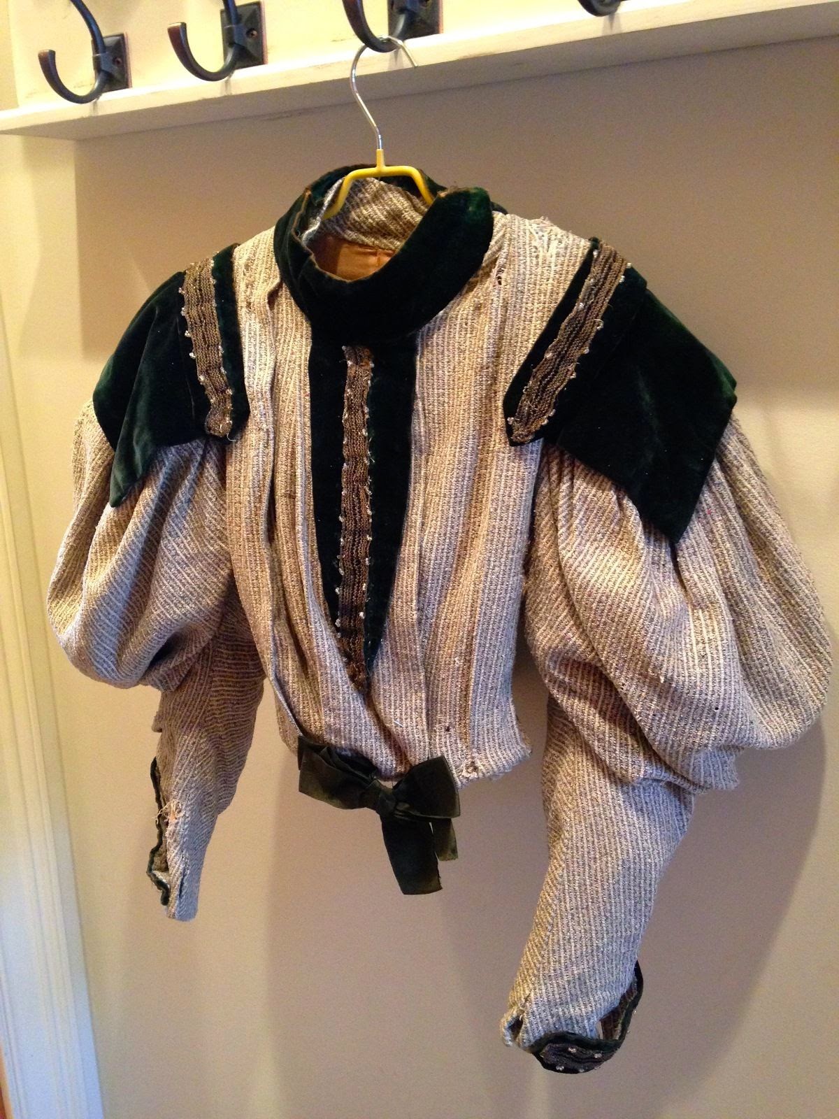 Old fashioned bodice Clearance